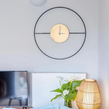 Modern Flat モネンバシア